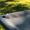 belviona Hundeliege erhöht, wetterfestes Outdoor-Hundebett mit stabilem Metallrahmen, atmungsaktiv & pflegeleicht, 75x47 cm, grau Bild 4