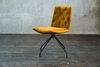 KAWOLA Stuhl NEW CHARME Drehstuhl Esszimmerstuhl Velvet curry 87 x 66 x 52 cm Bild 2