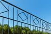 HOME DELUXE Doppelstabmattenzaun Schmuckzaun Raute inkl. Eckpfosten Anthrazit/Grün MORATA - 120 cm x 30m ohne Eckpfosten Bild 2