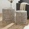 Satztisch Aluminium 2er Set rund silber - Beistelltisch mit Blattmuster - Dekotisch Couchtisch Alu Design - Metalltisch modern - Wohnzimmertisch Set Handmade Bild 2