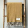 WoolOnly Wolldecke Plaid mit Fransen 130x180 cm, Herringbone Honig-natur Bild 5
