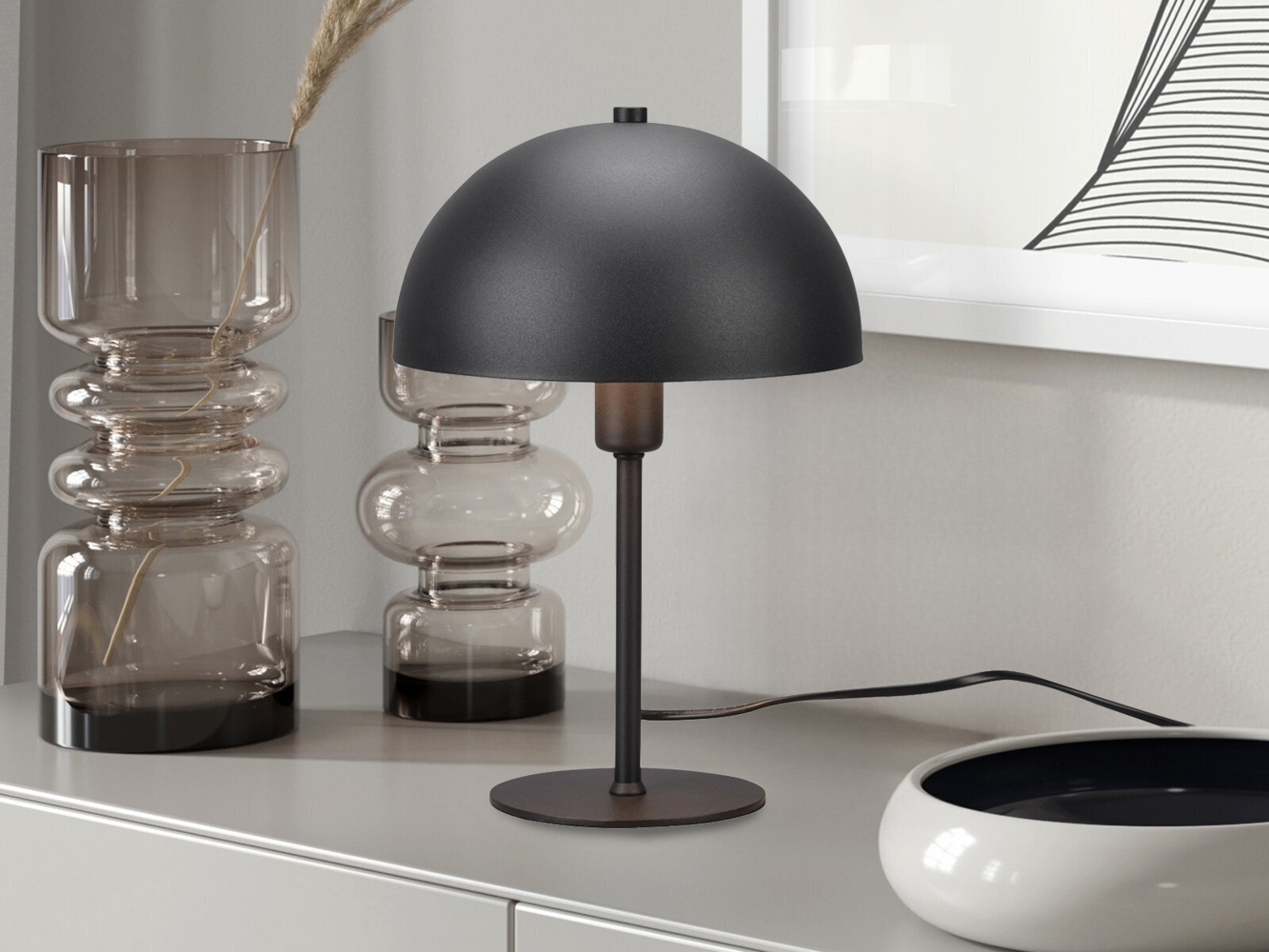 Tischleuchte NOLA aus Metall Schwarz, Lampenschirm innen Gold, Höhe 30cm Bild 1