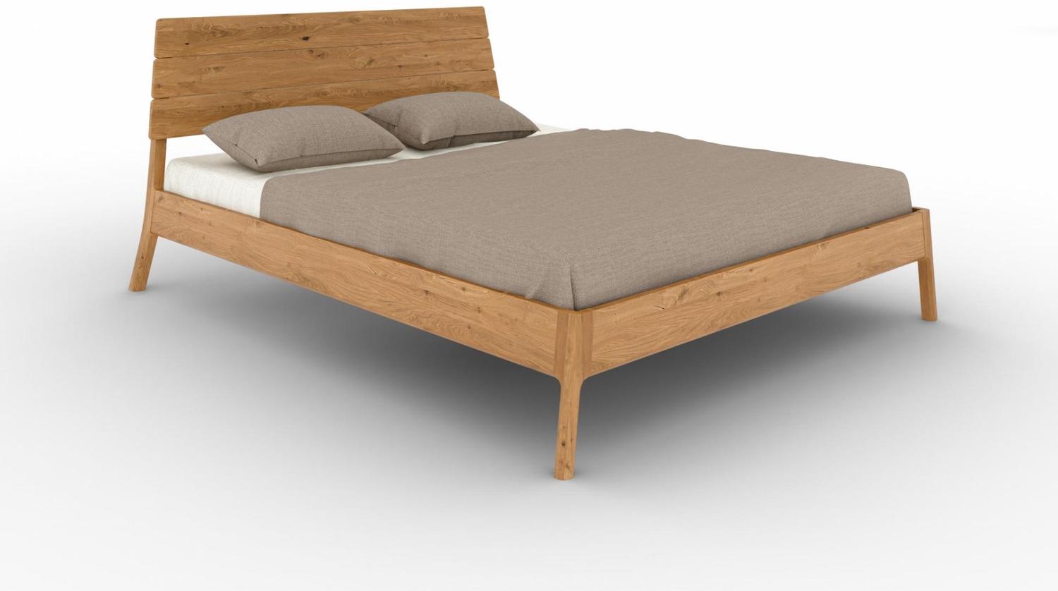 Bett Swig 1 Wildeiche massiv 200x200 mit Holzkopfteil und Holzbeinen Bild 1