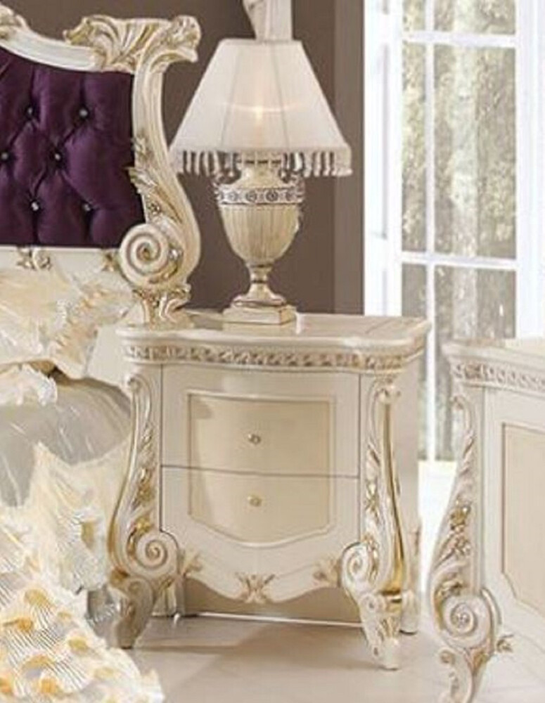 Casa Padrino Luxus Barock Nachtkommode Beige / Weiß / Gold - Prunkvoller Barock Nachttisch mit 2 Schubladen - Luxus Schlafzimmer Möbel im Barockstil - Barock Möbel - Barock Einrichtung Bild 1