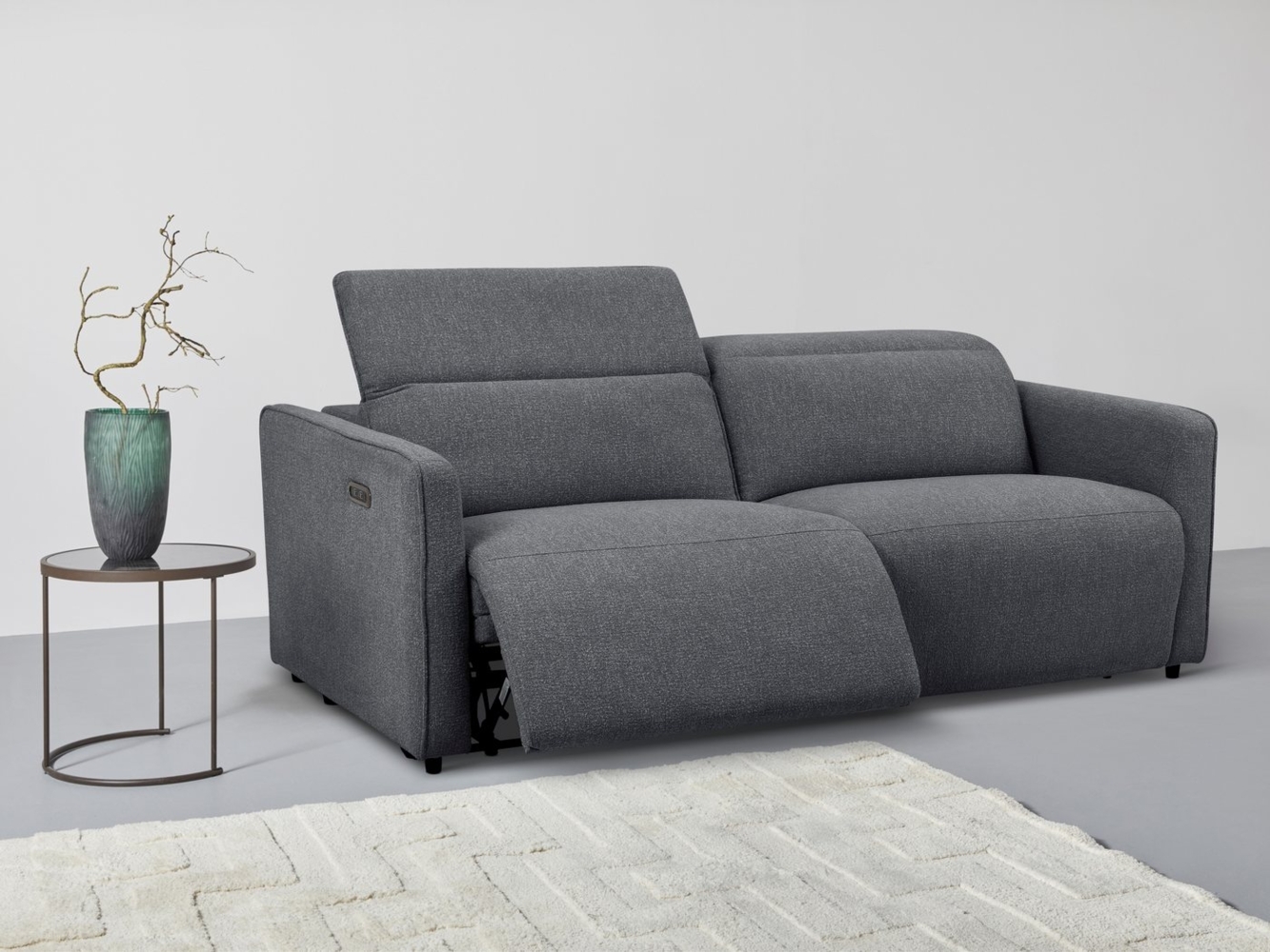 INOSIGN 2-Sitzer KYLLY, XXL (208 cm) elektrische Relax- und Liegefunktion in 2 Sitzen, Mega-Sofa, Kopfteilverstellung, USB A/ C, Federkern, Feinstruktur Bild 1