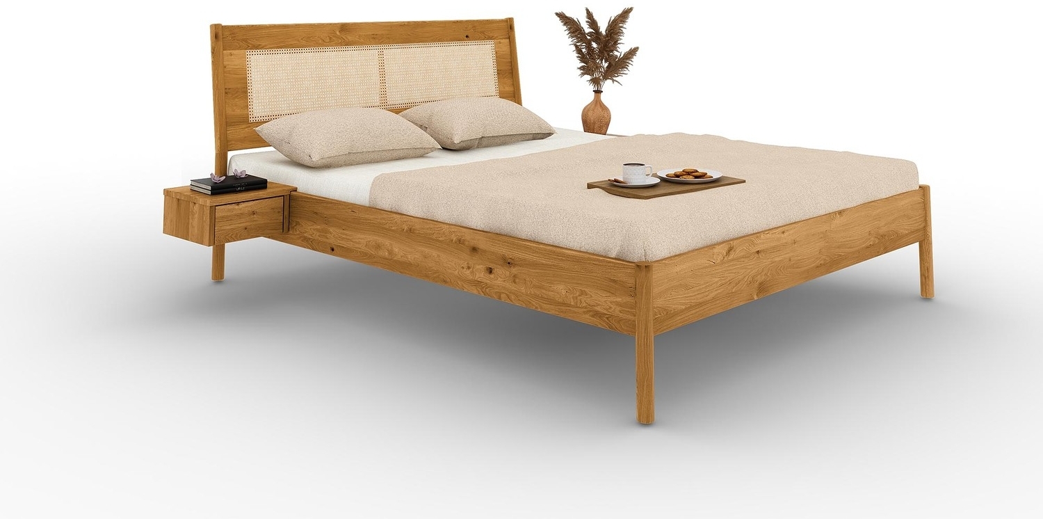 Bett Zola 2 Wildeiche massiv Rattankopfteil und Holzbeine 140 x 190 cm Bild 1