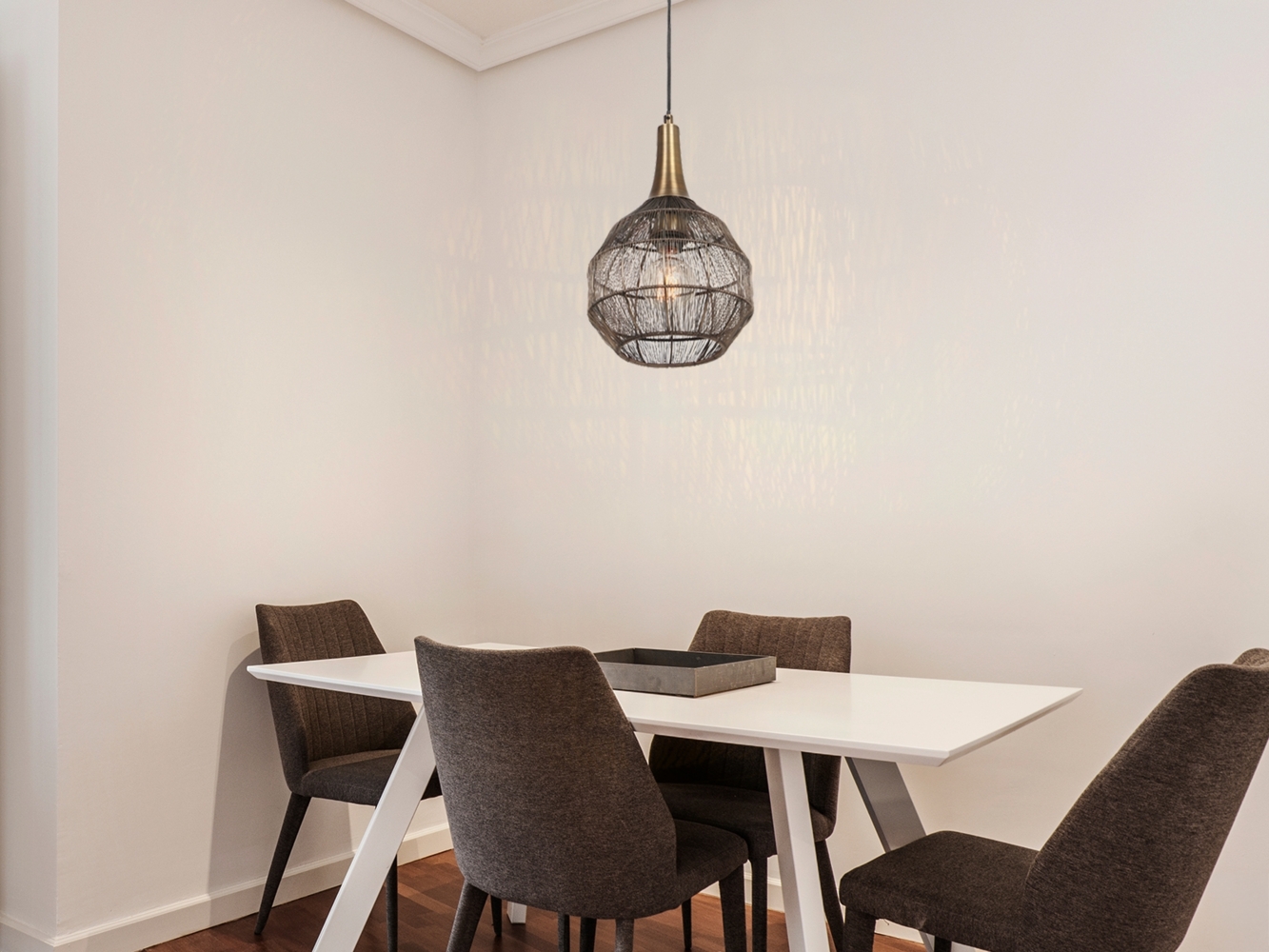 LED Pendelleuchte mit Drahtgeflecht Lampenschirm Altmessing, Ø 26cm Bild 1