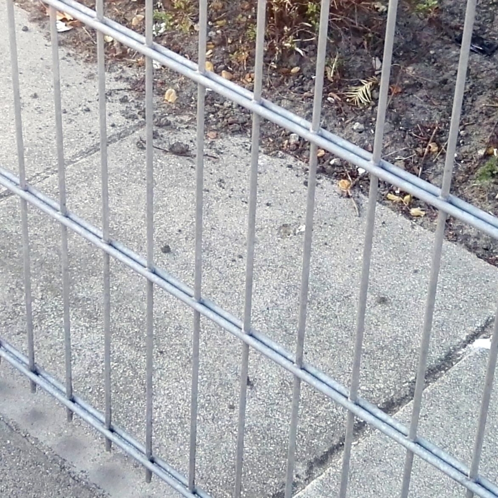Doppelstabmattenzaun-Set / Verzinkt / 183cm hoch / 140m lang Stärke 6/5/6 Bild 1