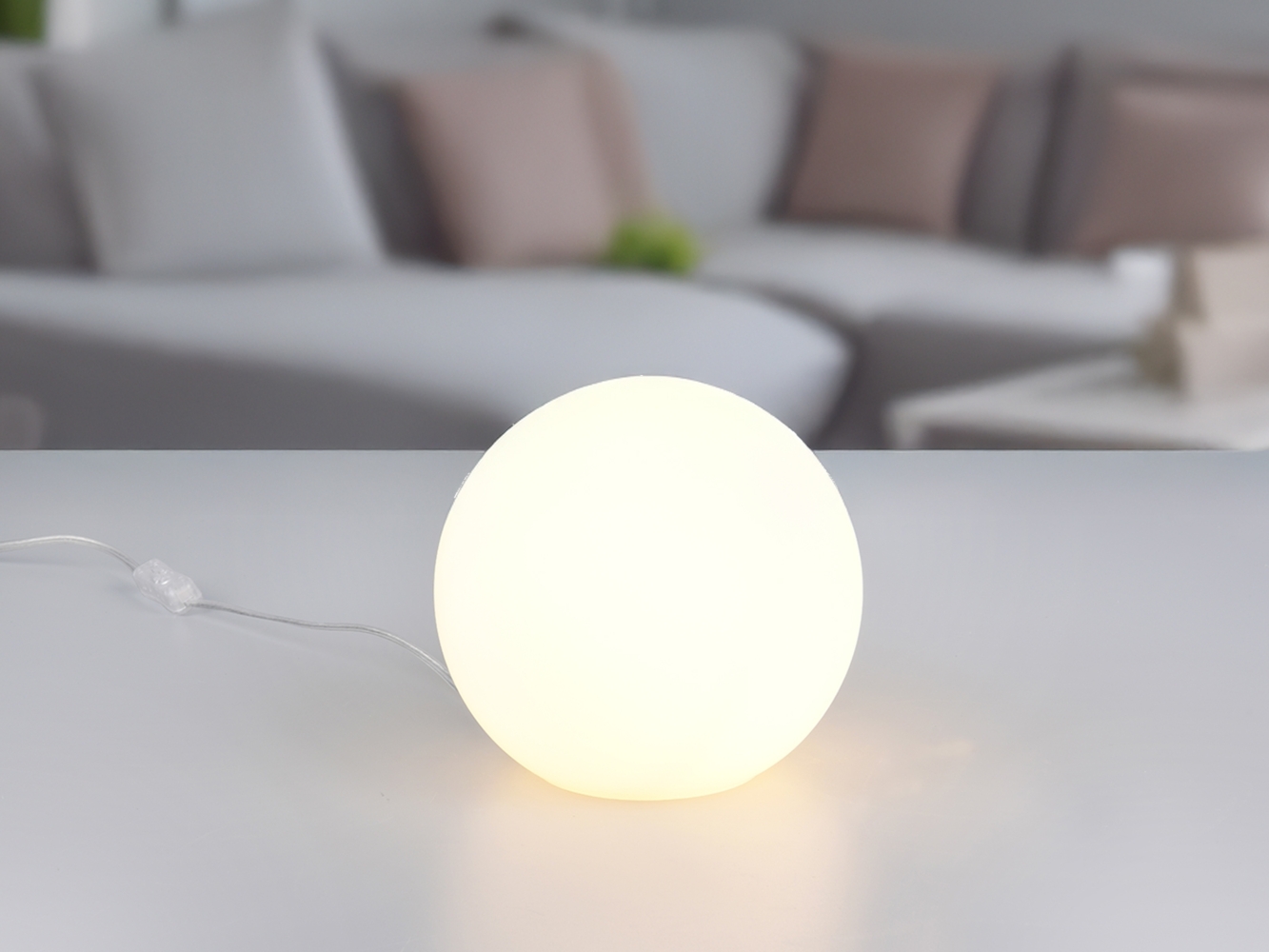 Reality Leuchten LED Nachttischlampe, Dimmfunktion, LED wechselbar, über Schalter in 3 Stufen dimmbar, warmweiß, kleine Glas-kugel Kugelleuchte innen für Fensterbank, Couchtisch Ø20cm Bild 1