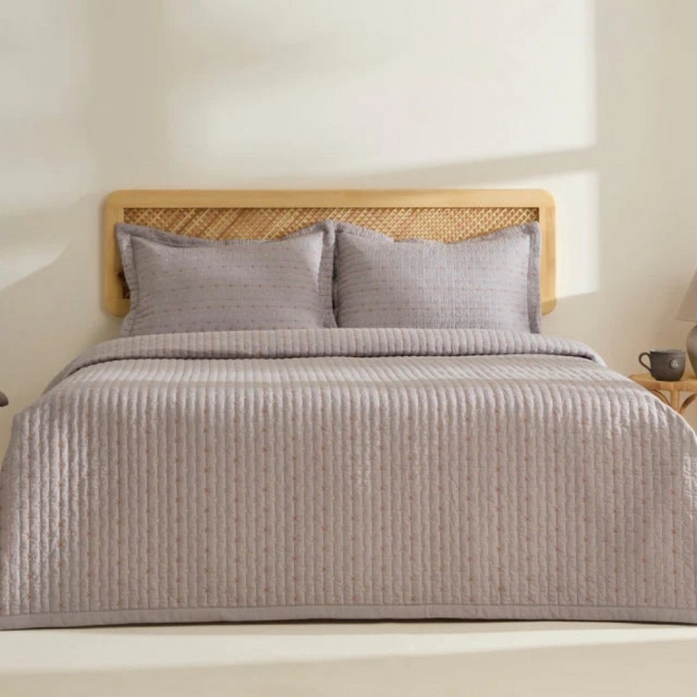 Karaca Tagesdecke Margot Bettüberwurf Set Grau 230x240cm + 2(50x70) cm Bild 1