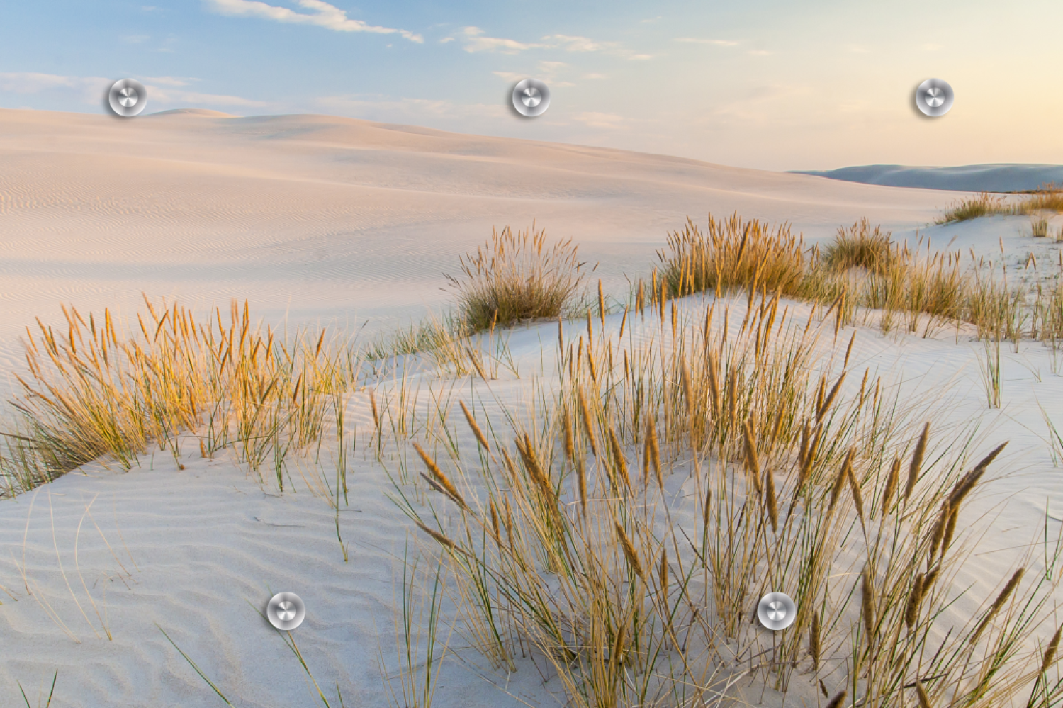 Queence Garderobe - "Beach In The Afternoon" Druck auf hochwertigem Arcylglas inkl. Edelstahlhaken und Aufhängung Bild 1