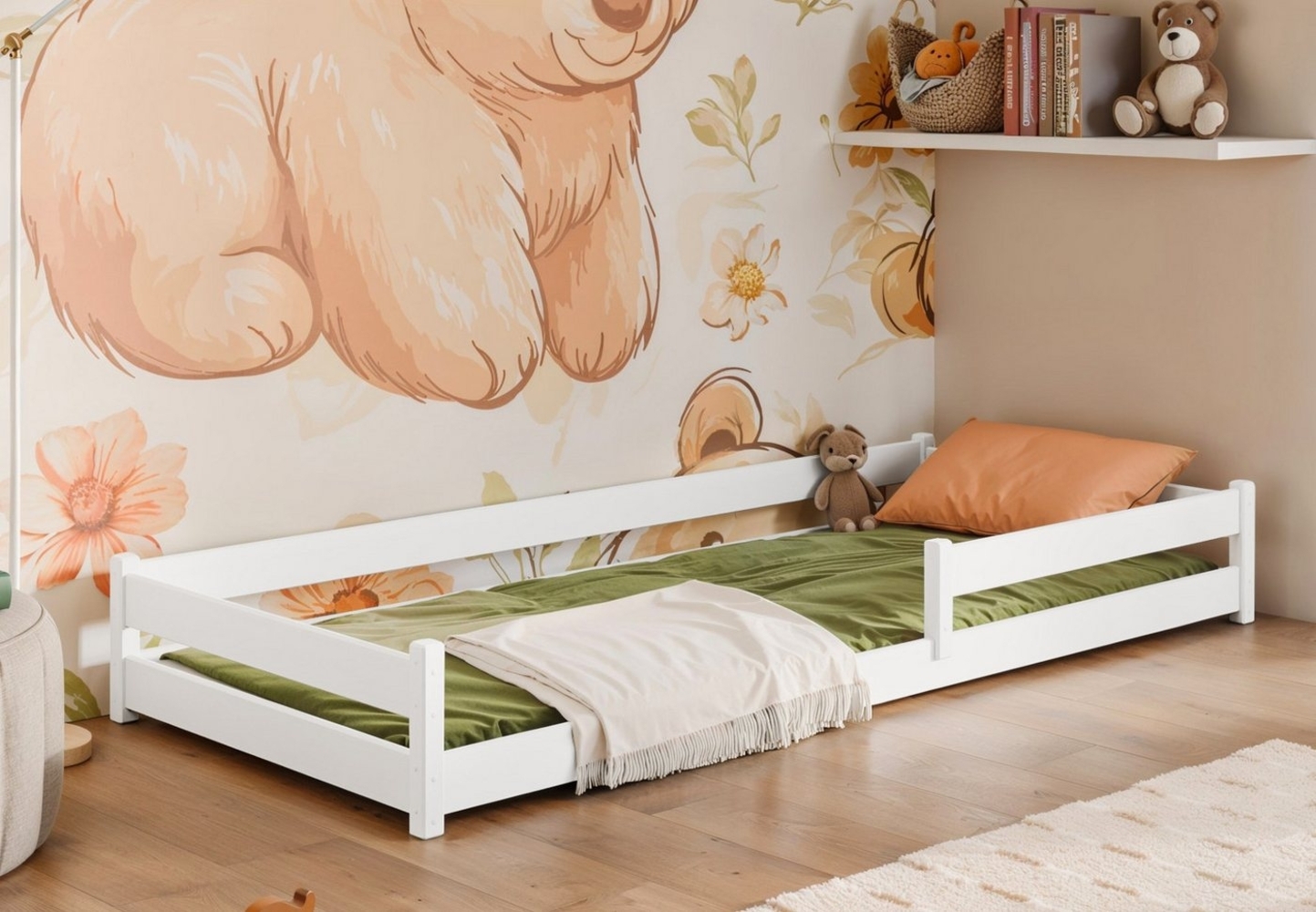 Kids Collective Kinderbett Bodenbett Bett mit Rausfallschutz & Lattenrost Montessori Bett Kinder (weitere Größen, 90x190 I 90x200 I 120x200, 140x200 cm), Jugendbett Einzelbett optional mit Matratze, weiß Kiefer 80x160 cm Bild 1