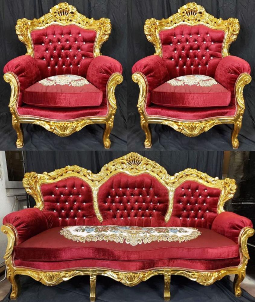 Casa Padrino Barock Wohnzimmer Set Bordeauxrot / Mehrfarbig / Gold - 1 Barock Sofa & 2 Barock Sessel - Wohnzimmer Möbel im Barockstil - Barock Möbel - Barock Wohnzimmer Einrichtung Bild 1