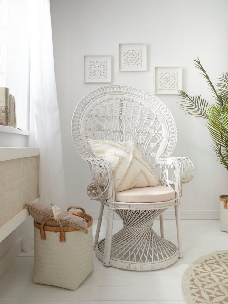 Pfauenthron aus Rattan weiß mit Kissen Bild 1