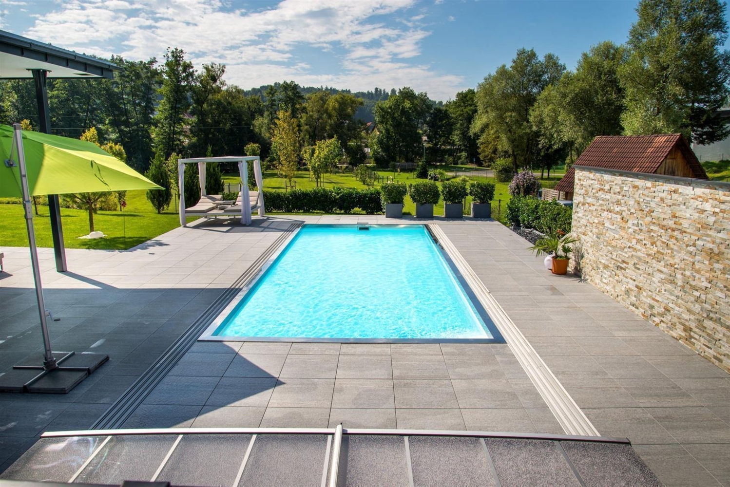 PP-Pool mit Skimmer | 7,40 x 3,70 x 1,50m Weiß Runde Ecktreppe Bild 1