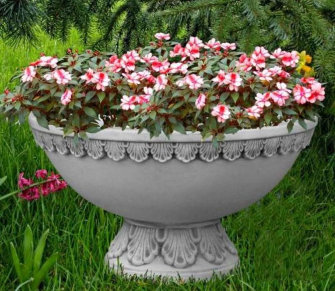 Casa Padrino Barock Garten Deko Blumentopf Grau Ø 60 x H. 35 cm - Runder Pflanzentopf im Barockstil - Barock Garten Deko - Barock Terrassen Deko - Barock Deko Accessoires Bild 1