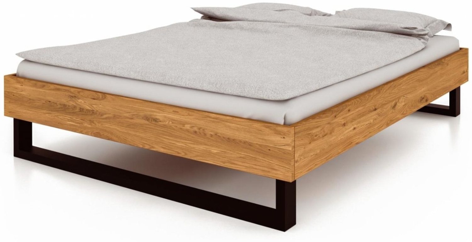 Bett Leeds 2 aus Wildeiche massiv 160x200 cm ohne Kopfteil mit Metallkufen Bild 1