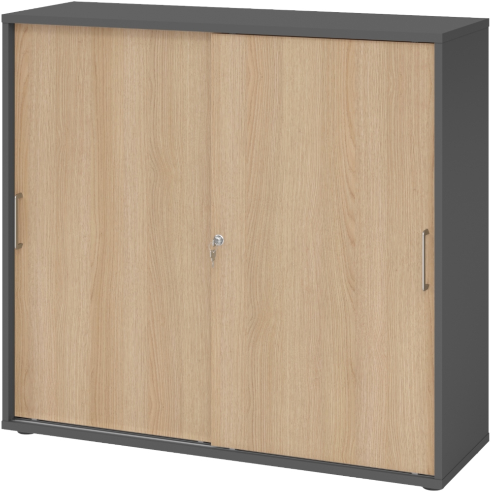 bümö Schiebetürenschrank 3OH - Aktenschrank abschließbar, Sideboard Schrank mit Schiebetüren in Graphit/Eiche, Bügelgriff - Büroschrank aus Holz mit Schiebetür, Büro Kommode für Ordner & Co, 1753S-G-E-BS Bild 1