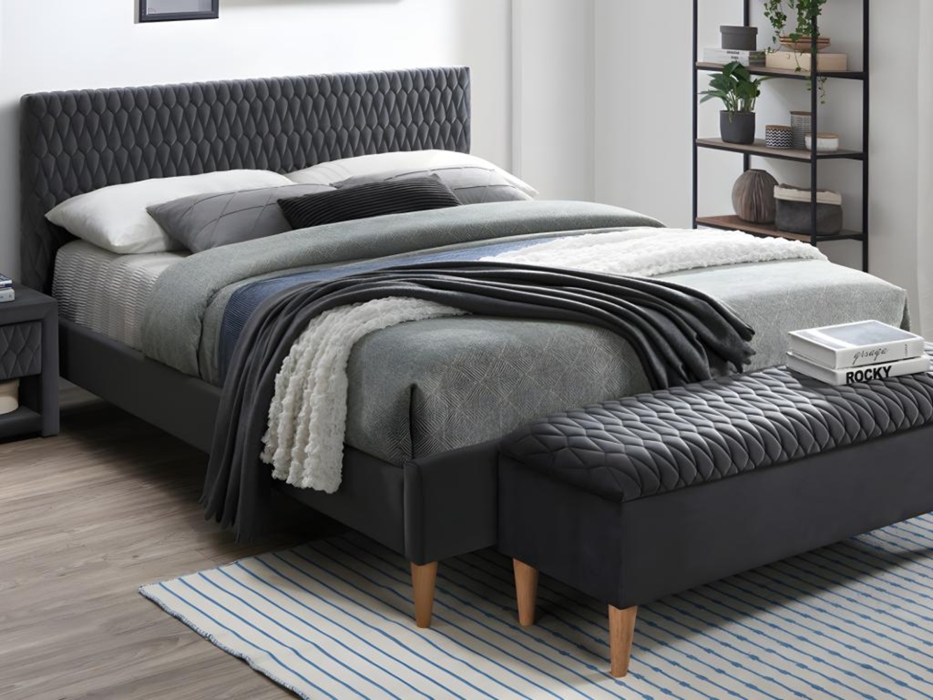 Vente-unique - Bett 140 x 190 cm - Kopfteil mit Ziernähten - Samt - Grau + Matratze - DANIELE Bild 1