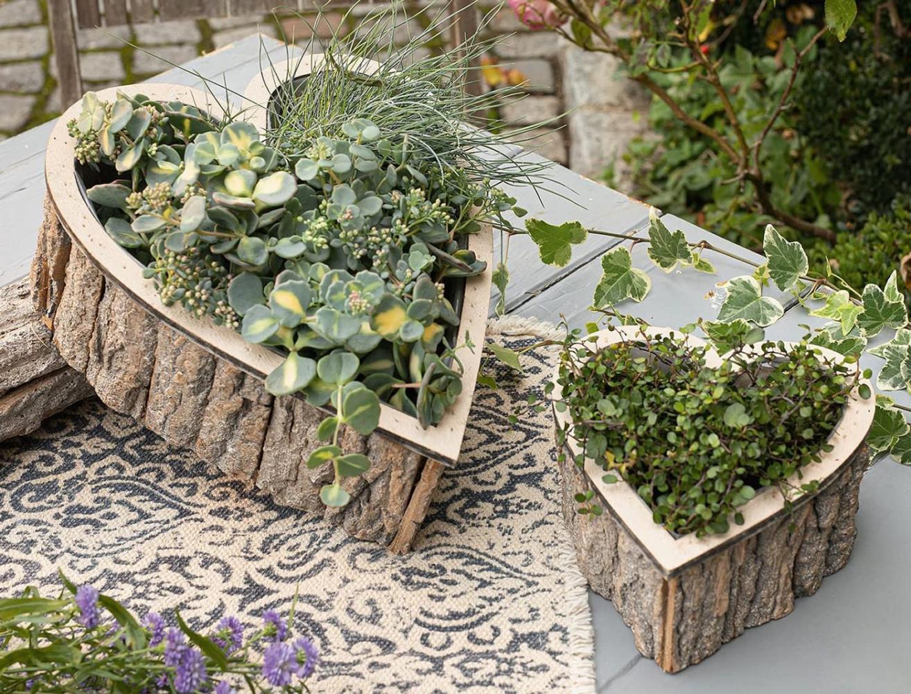 Dekoleidenschaft Pflanzschale "Herz" aus Holz, rustikales Pflanzgefäß in Herzform, Kräutertopf (2 St, im Set), Pflanzring, Pflanztopf natur, Blumentopf, Gartendeko für Draußen Bild 1