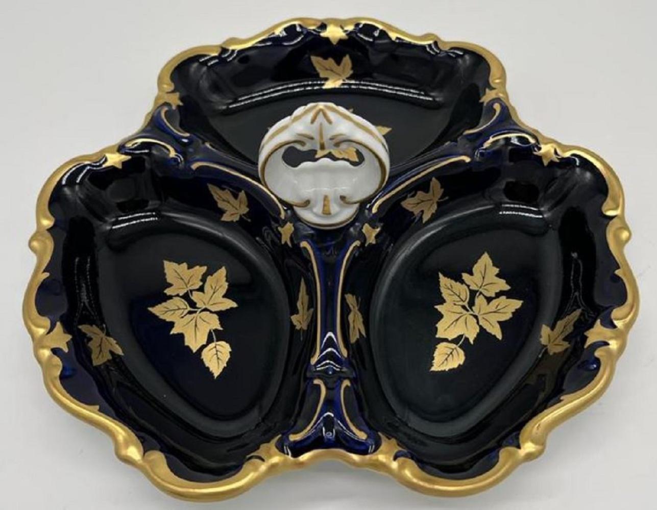 Casa Padrino Luxus Barock Porzellan Servierschale mit Tragegriff Dunkelblau / Weiß / Gold Ø 25 cm - Gebäck & Nuss Schale - Luxus Barock Accessoires - Reichenbach Porzellan - Made in Germany Bild 1