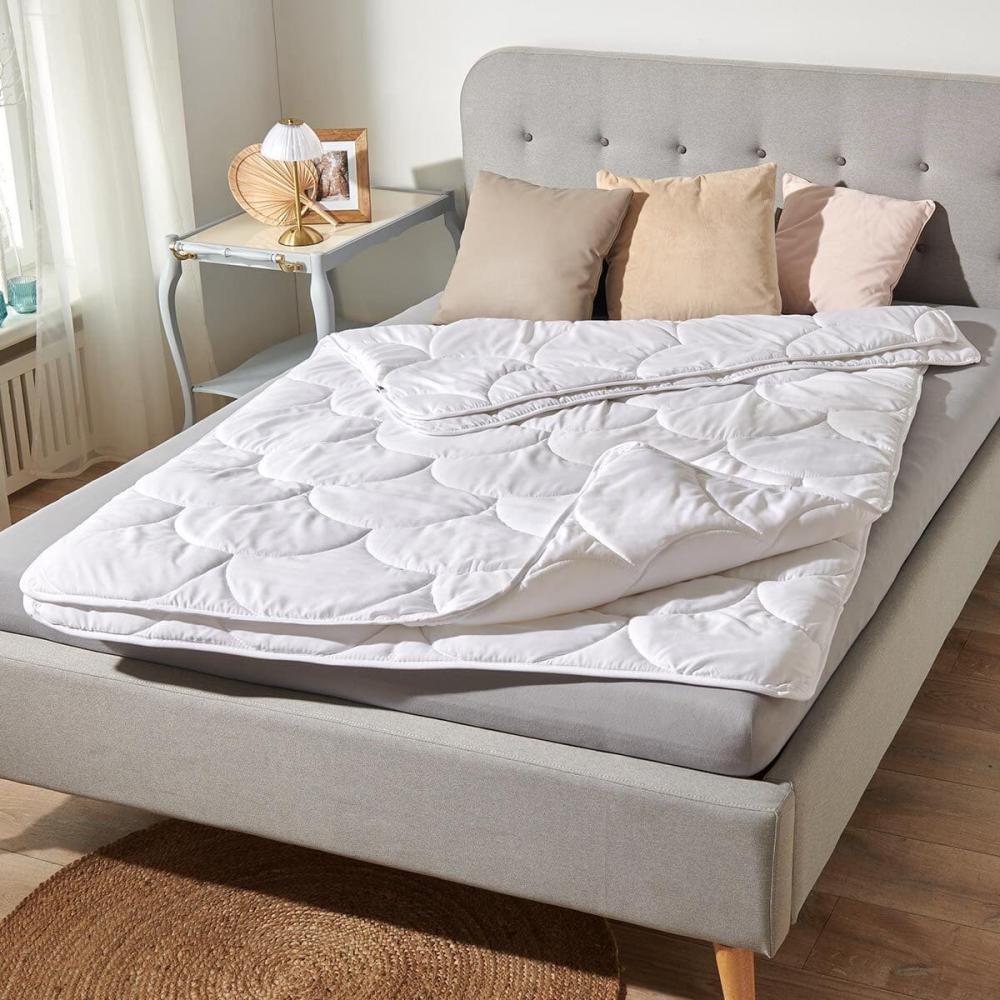 Traumschlaf Basic Faserdecke Vierjahreszeiten, Füllung: 100% Polyester|240x220 cmTraumschlaf Basic Faserdecke Vierjahreszeiten, Füllung: 100% Polyester Bild 1