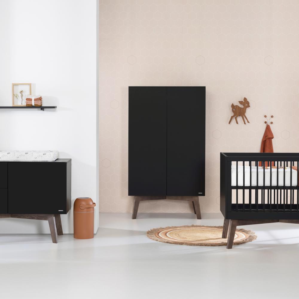 Kidsmill Sixties Babyzimmer Schwarz Matt / Walnuss Bild 1