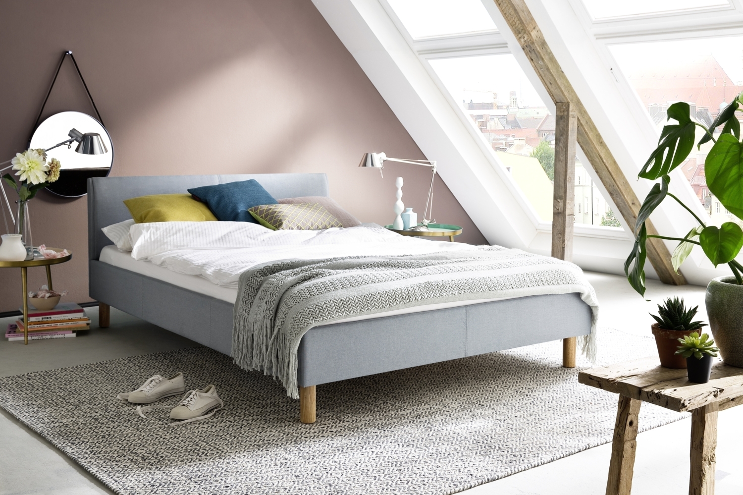 Polsterbett >Lena< Liegefläche 140x200cm, eisblau, Stellmaß: 145x76x208cm (BxHxT) Bild 1