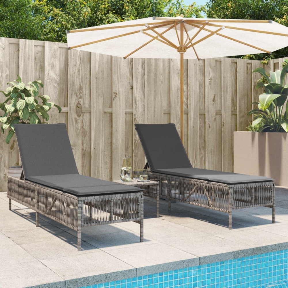 vidaXL Sonnenliegen mit Auflagen 2 Stk. Grau Poly Rattan 3261598 Bild 1