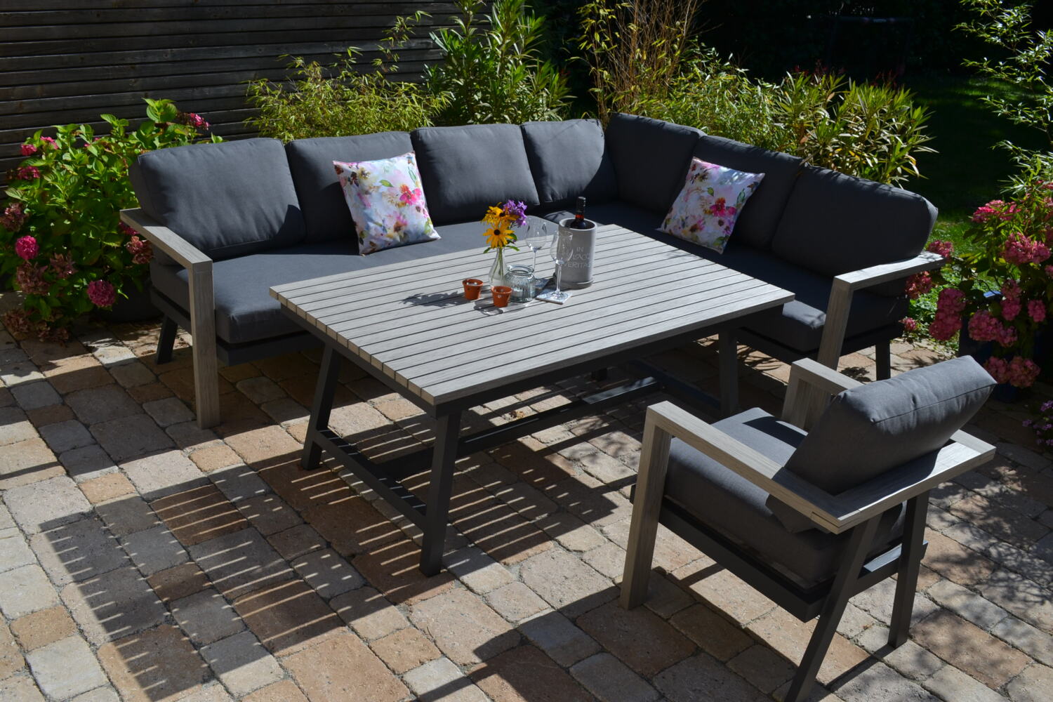 große Garten Ecklounge Morgana + Sessel + Tisch 165x100 cm Vintage Grey - lange Seite links Bild 1