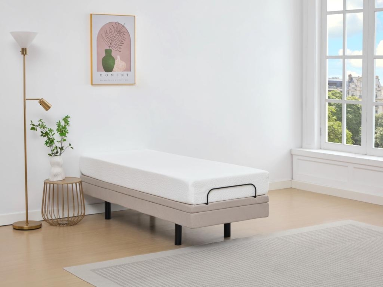 Vente-unique - Dekoratives Bettgestell mit elektrischer Relaxfunktion - 90 x 200 cm - Stoff - Beige - ALPANA von YSMÉE Bild 1