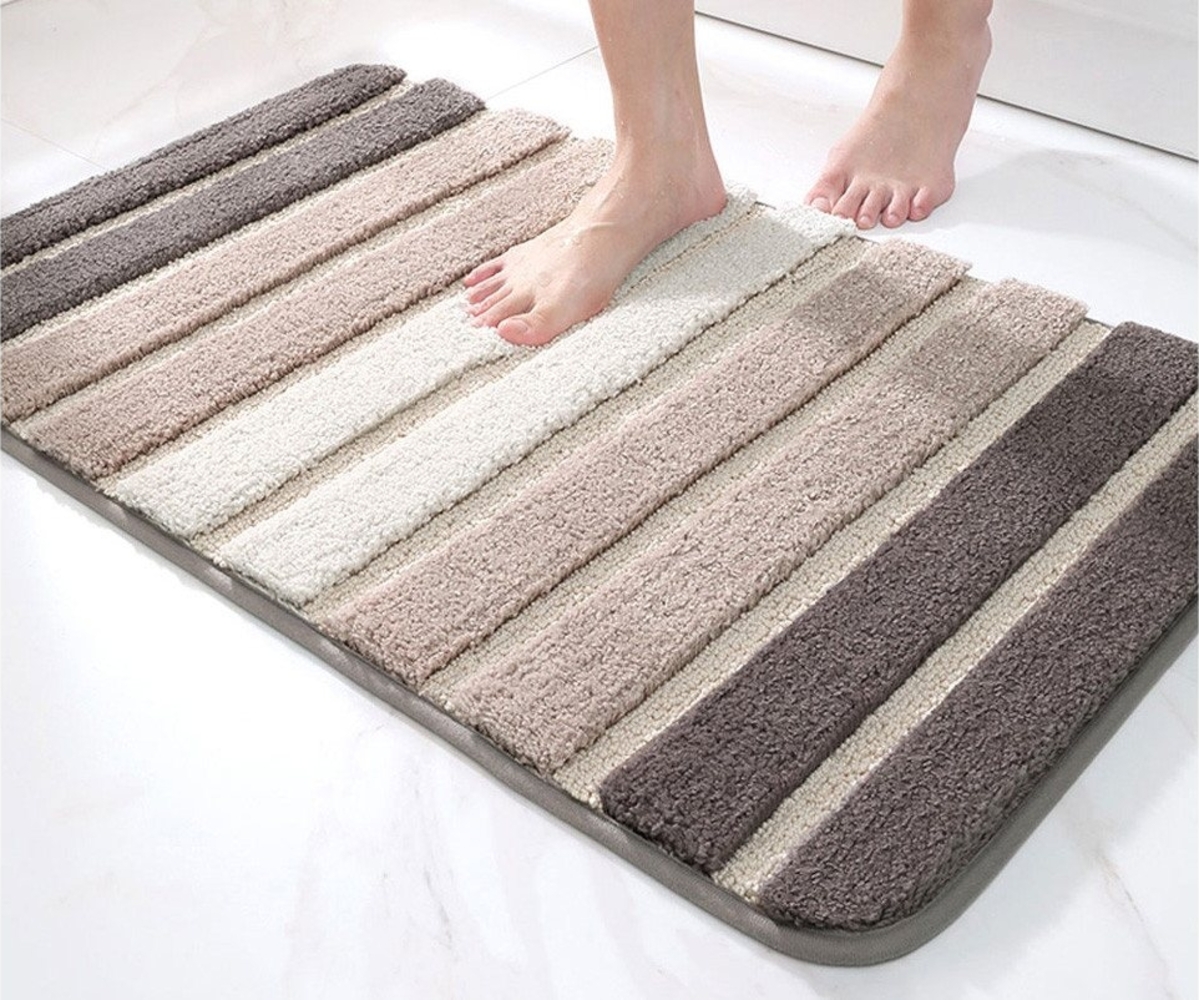 Vivi Idee Badematte Badteppich, TPR-Gummi rutschfest beschichtet, 50x80cm, Streife, Oberflächenmaterial 100% Polyester, strapazierfähig, rechteckig Bild 1