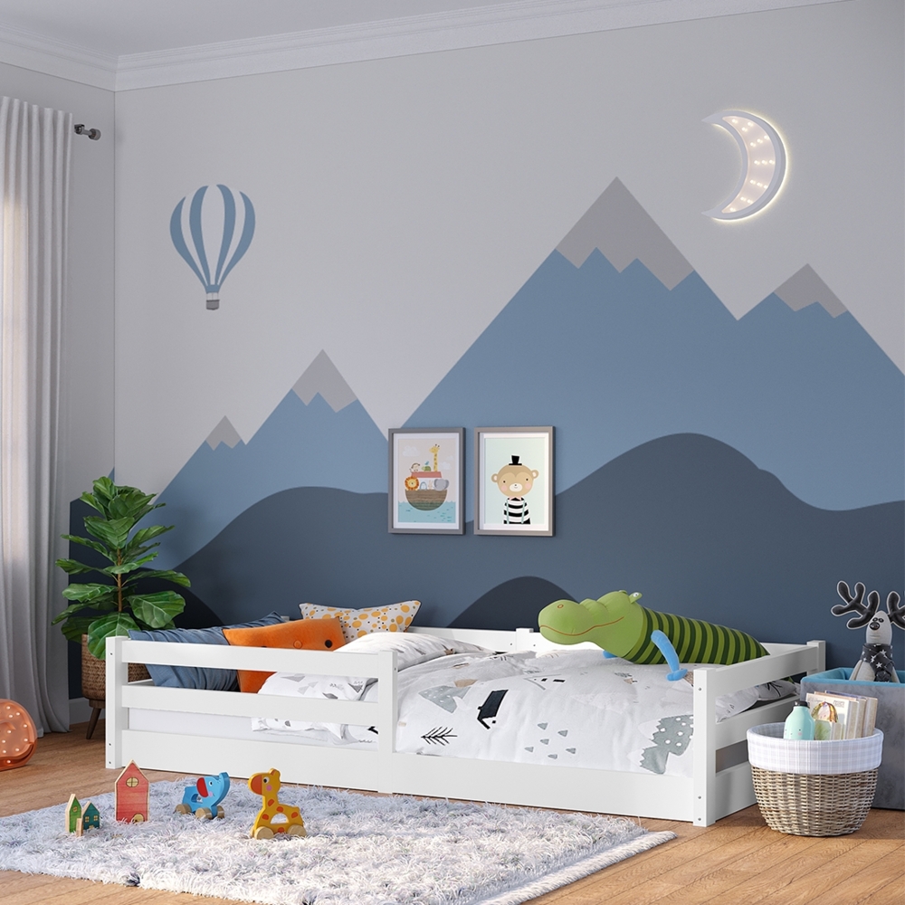 Bellabino 'Iskri' Bodenbett 90x200 cm, weiß, Massivholz Kiefer, Montessori Kinderbett mit Rausfallschutz und Lattenrost Bild 1