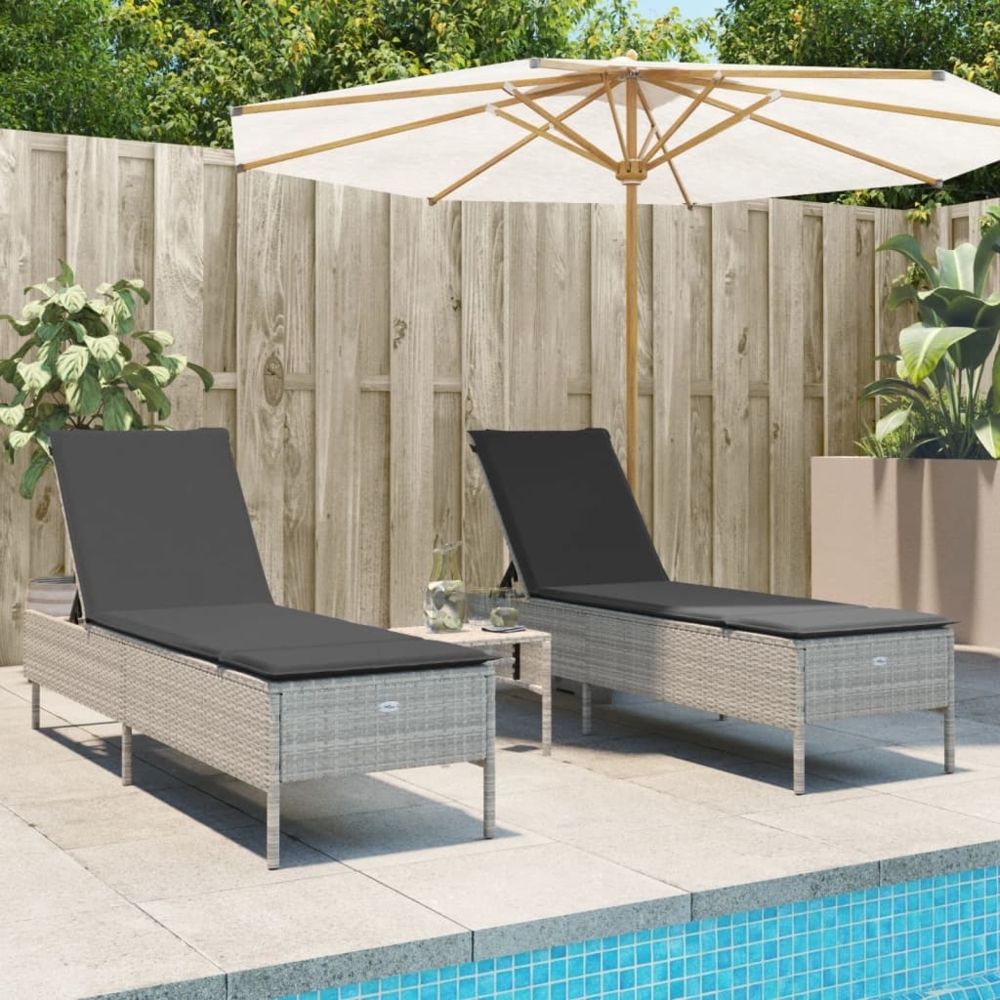 vidaXL Sonnenliegen mit Auflagen 2 Stk. Hellgrau Poly Rattan 3261592 Bild 1