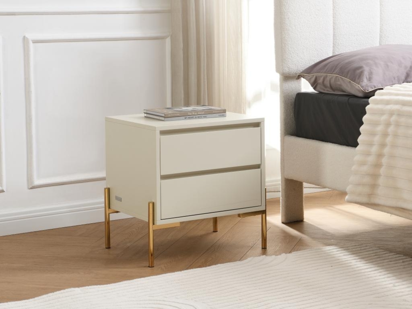 Vente-unique - Nachttisch mit 2 Schubladen - MDF & Metall - Beige & Goldfarben - KORASA von Pascal Morabito Bild 1