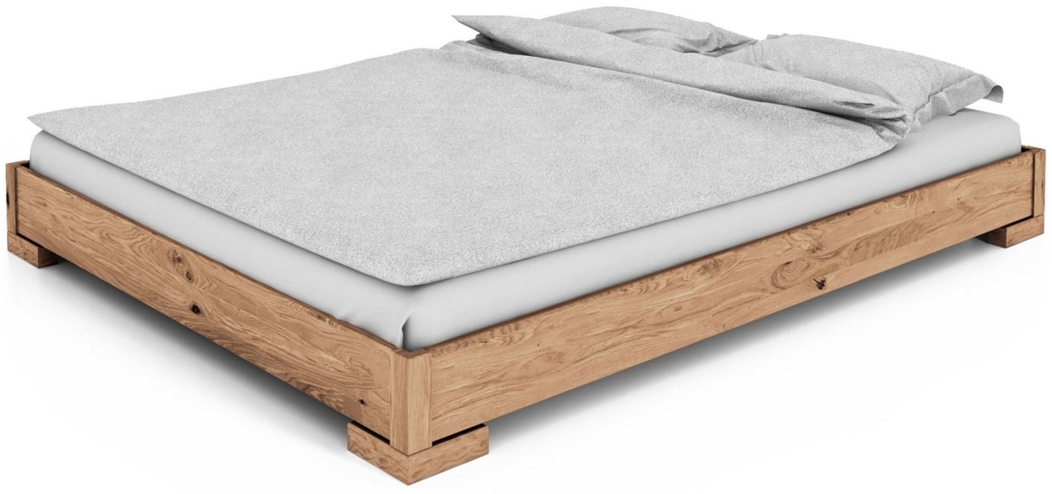 Bett Bento 2 aus Wildeiche massiv bianco 200x200 cm ohne Kopfteil mit Holzbeinen Bild 1