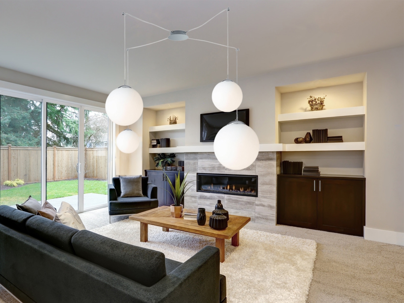 Große Pendelleuchte CITY 4 flammig & Glaskugeln Opal Weiß, bis 250cm lang Bild 1