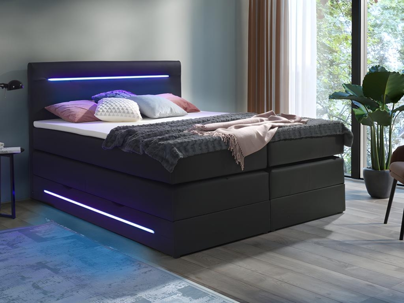 Vente-unique - LED-Boxspringbett mit Kopfteil mit LEDs + Bettkasten + Matratzen + Topper - 160 x 200 cm - Kunstleder - Schwarz - KEROS von YSMÉE Bild 1