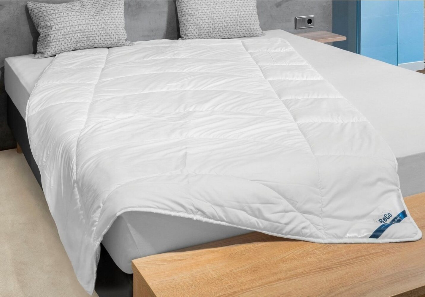 Beco Kunstfaserbettdecke Gregor, Bettdecken für Sommer und Winter, Ganzjahresdecke, Füllung: Polyester, Bezug: Polyester, Bettdecke 135x200cm, allergiker geeignet (Hausstauballergiker) Bild 1