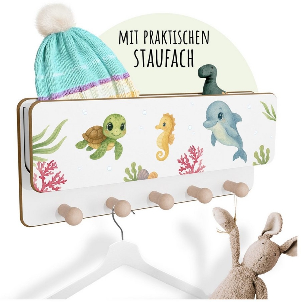 Holzura Kinderregal Kindergarderobe aus Holz mit Ablage und magnethaftendem Rahmen. Bild 1