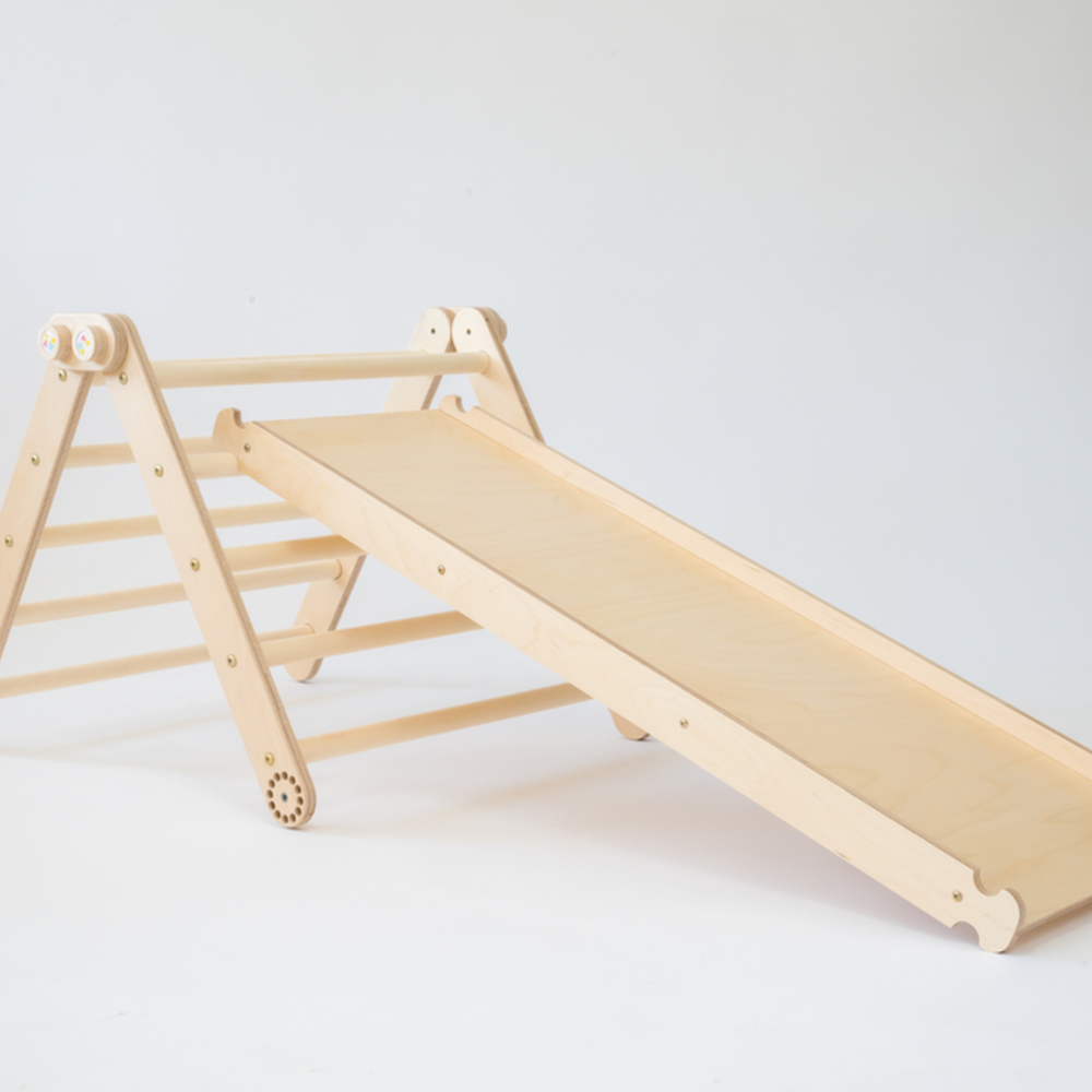 Kletterdreieck mit doppelseitiger Rutsche Bild 1