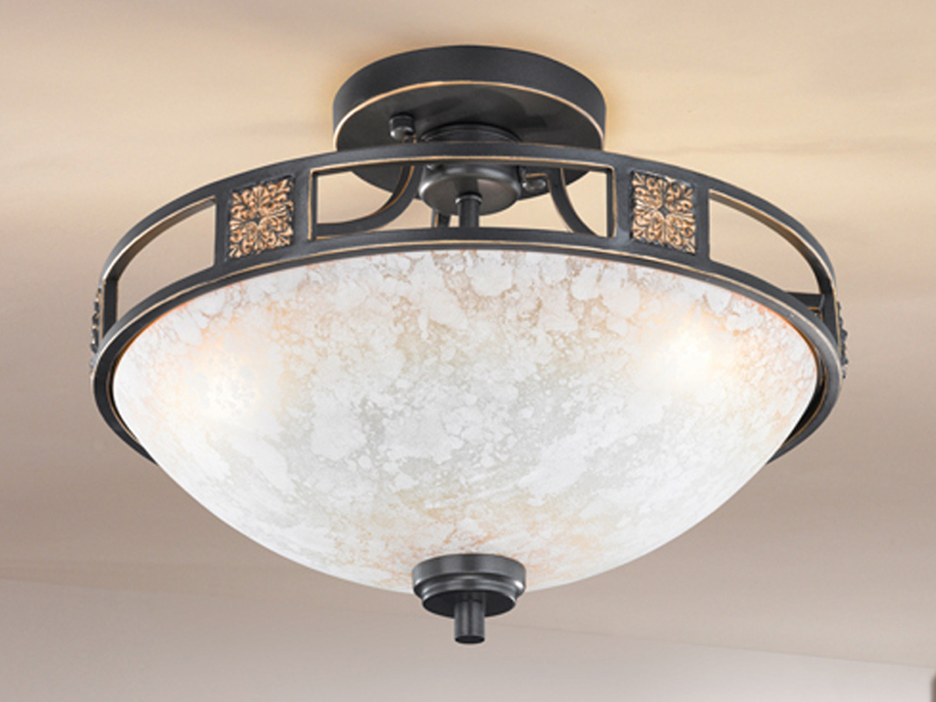 Rustikale Deckenleuchte QUINTA Rostfarbig mit Glasschirm Alabaster, Ø 42cm Bild 1