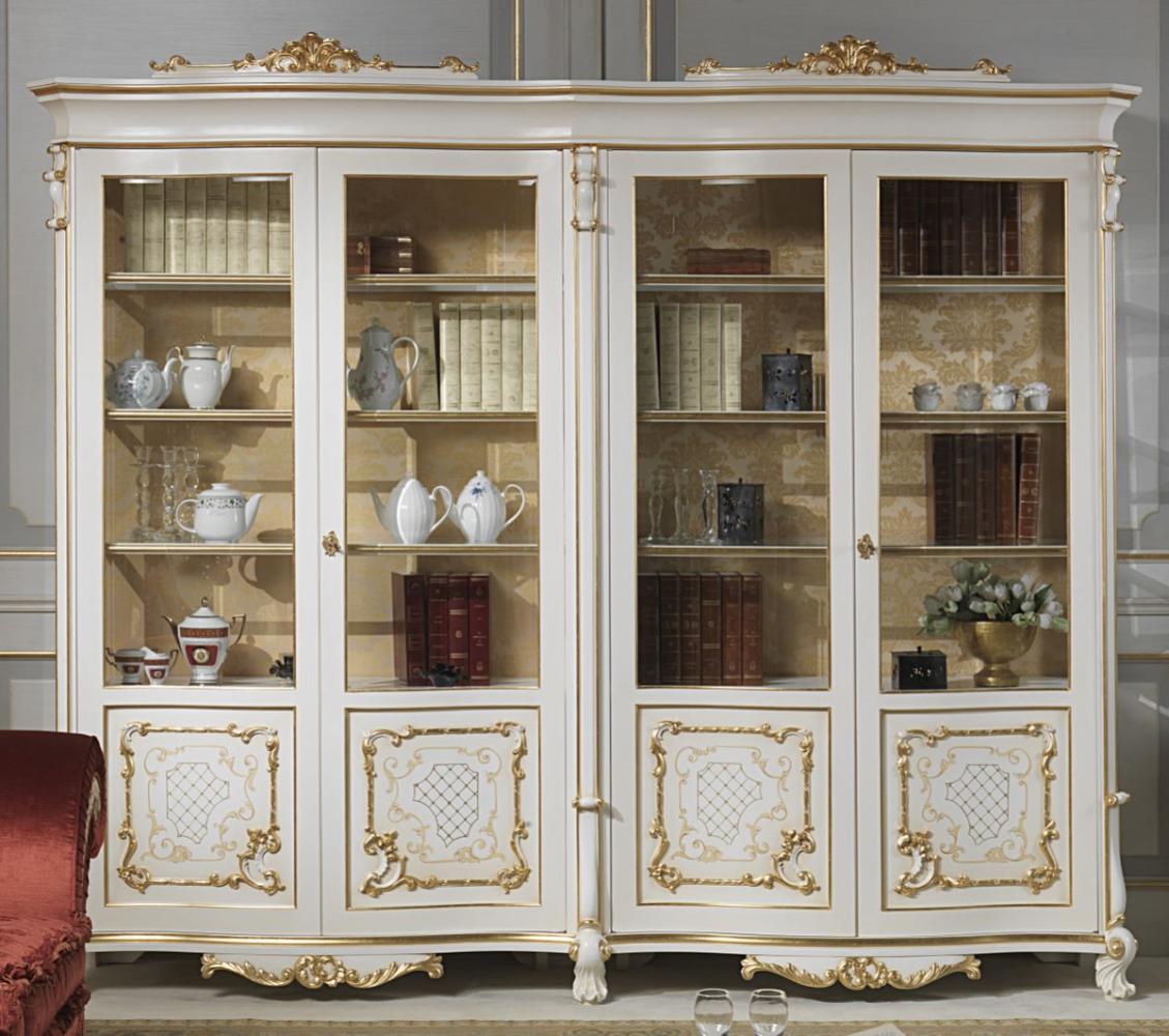 Casa Padrino Luxus Barock Vitrine Weiß / Creme / Beige / Gold 276 x 60 x H. 230 cm - Edler Massivholz Vitrinenschrank mit 4 Türen - Barock Wohnzimmer Möbel - Luxus Qualität Bild 1