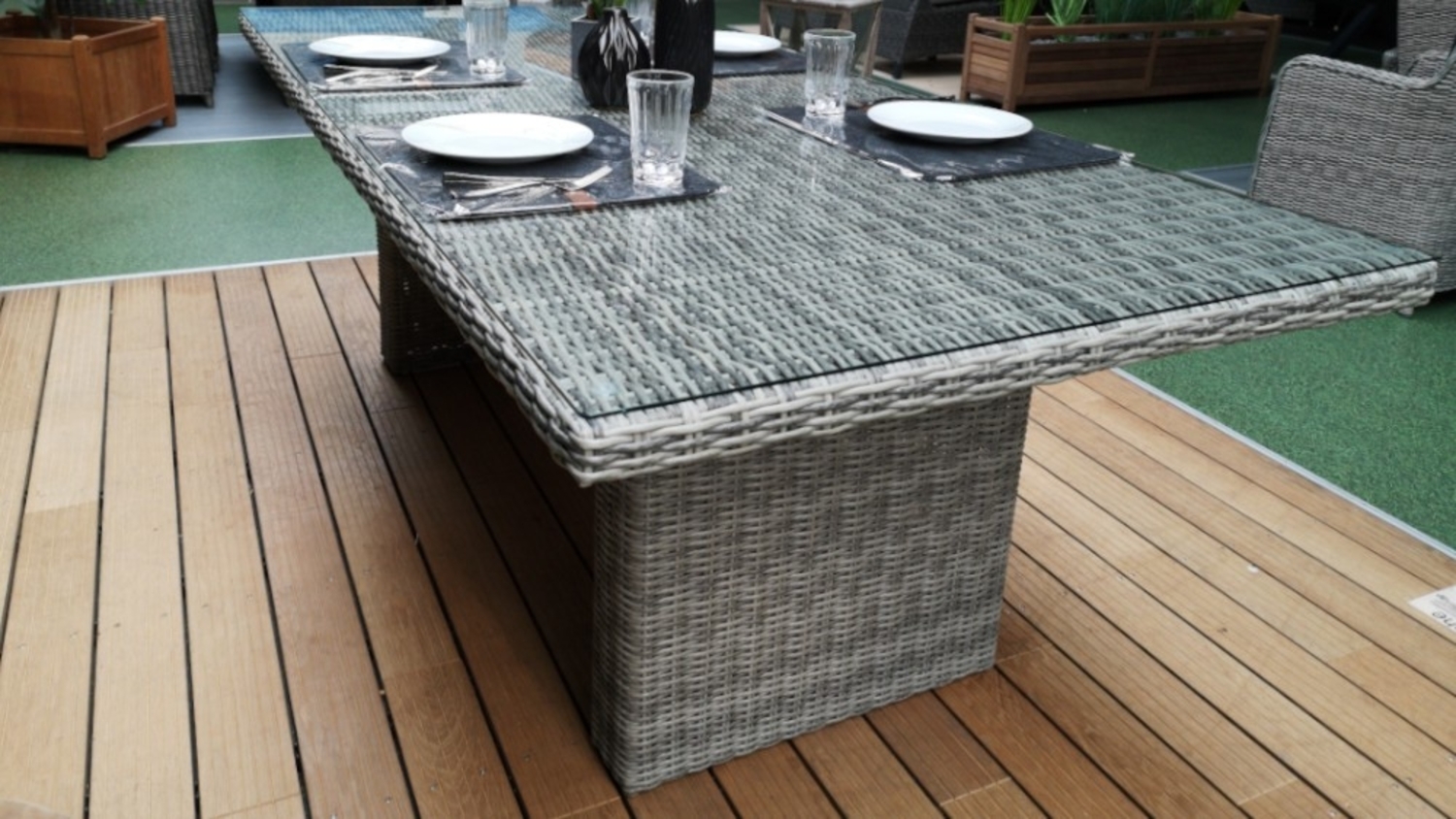 Geflechttisch Durban Polyrattan hellgrau Bild 1