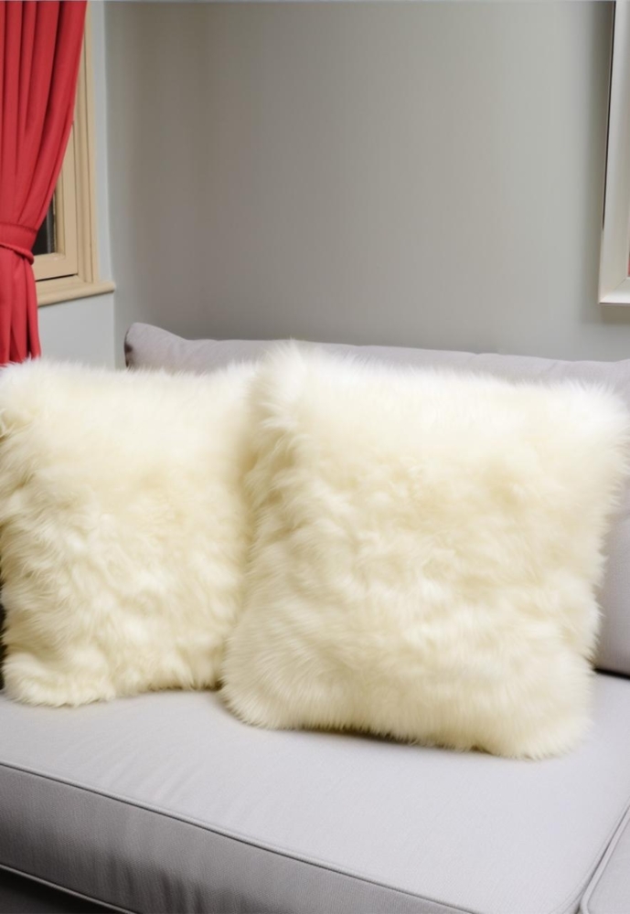 Lammfellkissen Merino Champagner ohne Inlett Bild 1