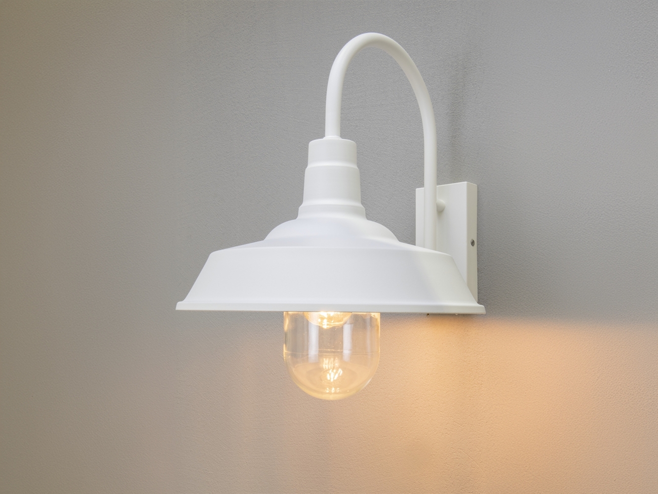 KONSTSMIDE Landhaus Außenwandlampe Trapani weiß E27 IP44 340 x 425 x 425 mm Bild 1