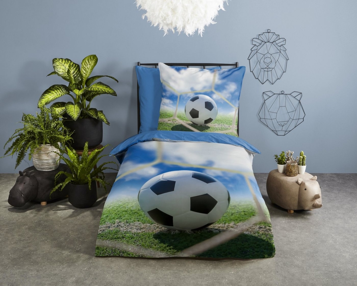 good morning Kinderbettwäsche Maurits, Renforcé, 2 teilig, Baumwolle, Renforcé, Wendeoptik, Kind, Junge, Fußball, blau Bild 1