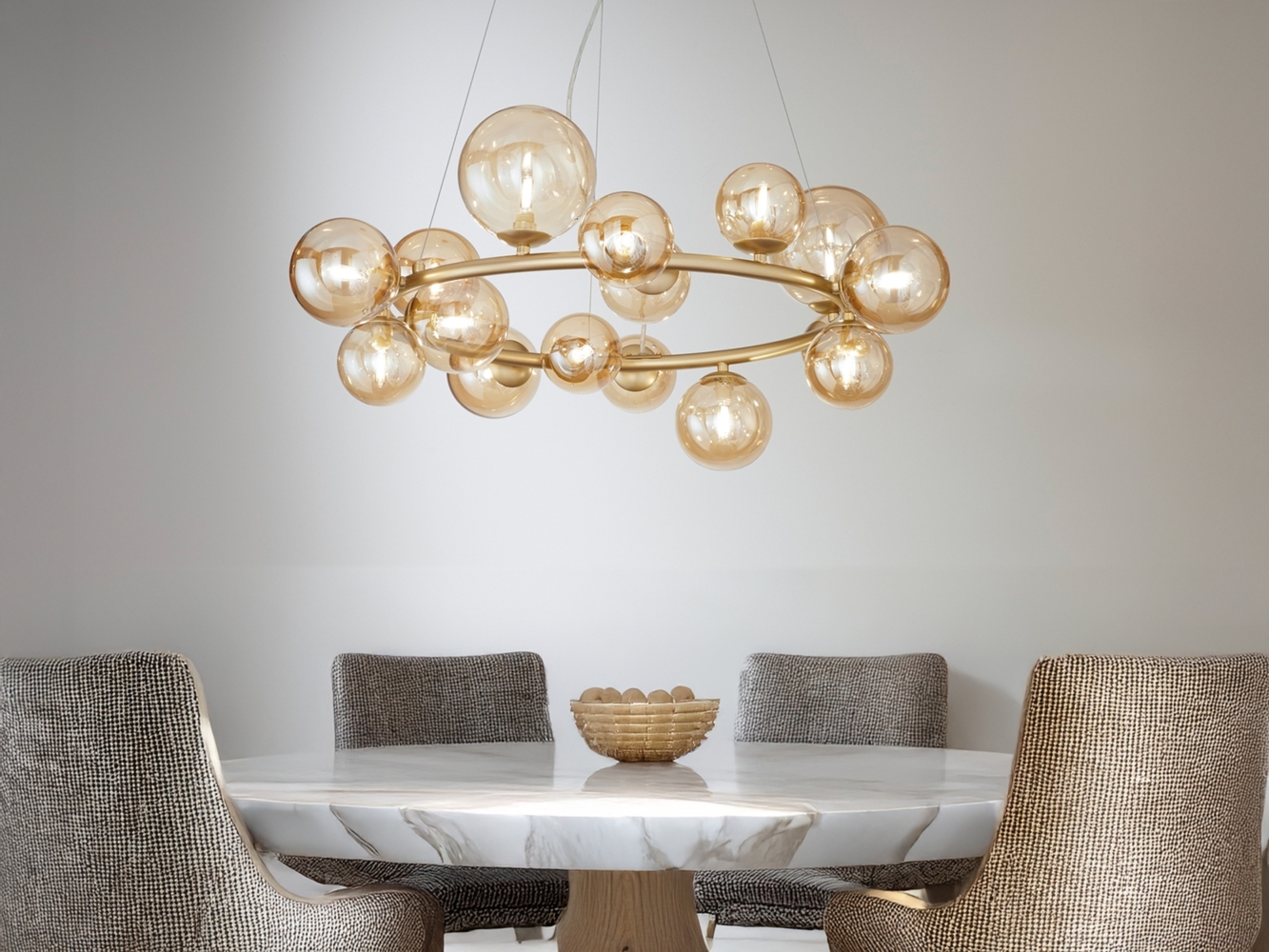 Große LED Pendelleuchte 16-flammig Gold-Glaskugeln Bernsteinfarbig, Ø 82cm Bild 1