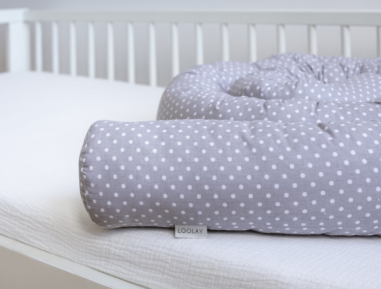 Loolay Nestchenschlange Mini PUNKTE Grau Baumwolle Multifunktion PREMIUM Bettschlange Schlange, (Bettumrandung Krabbeldecke Babybett Umrandung Schlange Bett Kopfschutz, Zierkissen Bettrolle Dekokissen Zugluftstopper - Super GESCHENK), LOOLAY® - 100% Eu... Bild 1