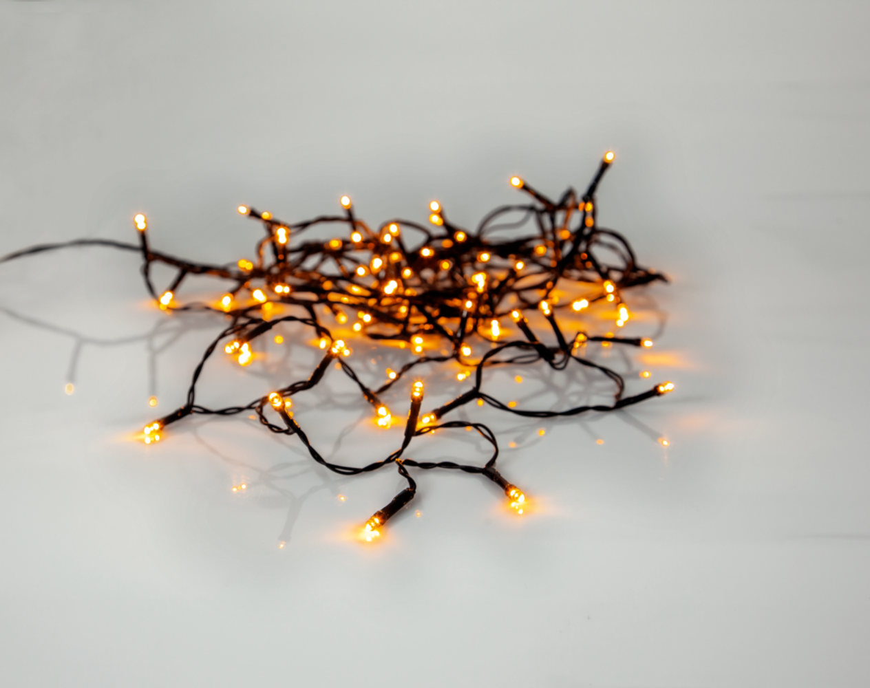 EGLO LED Lichterkette für innen und außen, Außenbeleuchtung mit extra-warmweißem Licht, Outdoor-Christbaumbeleuchtung mit Kabel, 6 m Bild 1